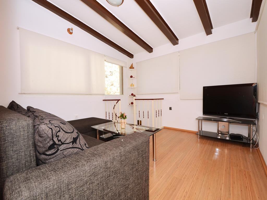 Apartment Nikolina โตรกีร์ ภายนอก รูปภาพ